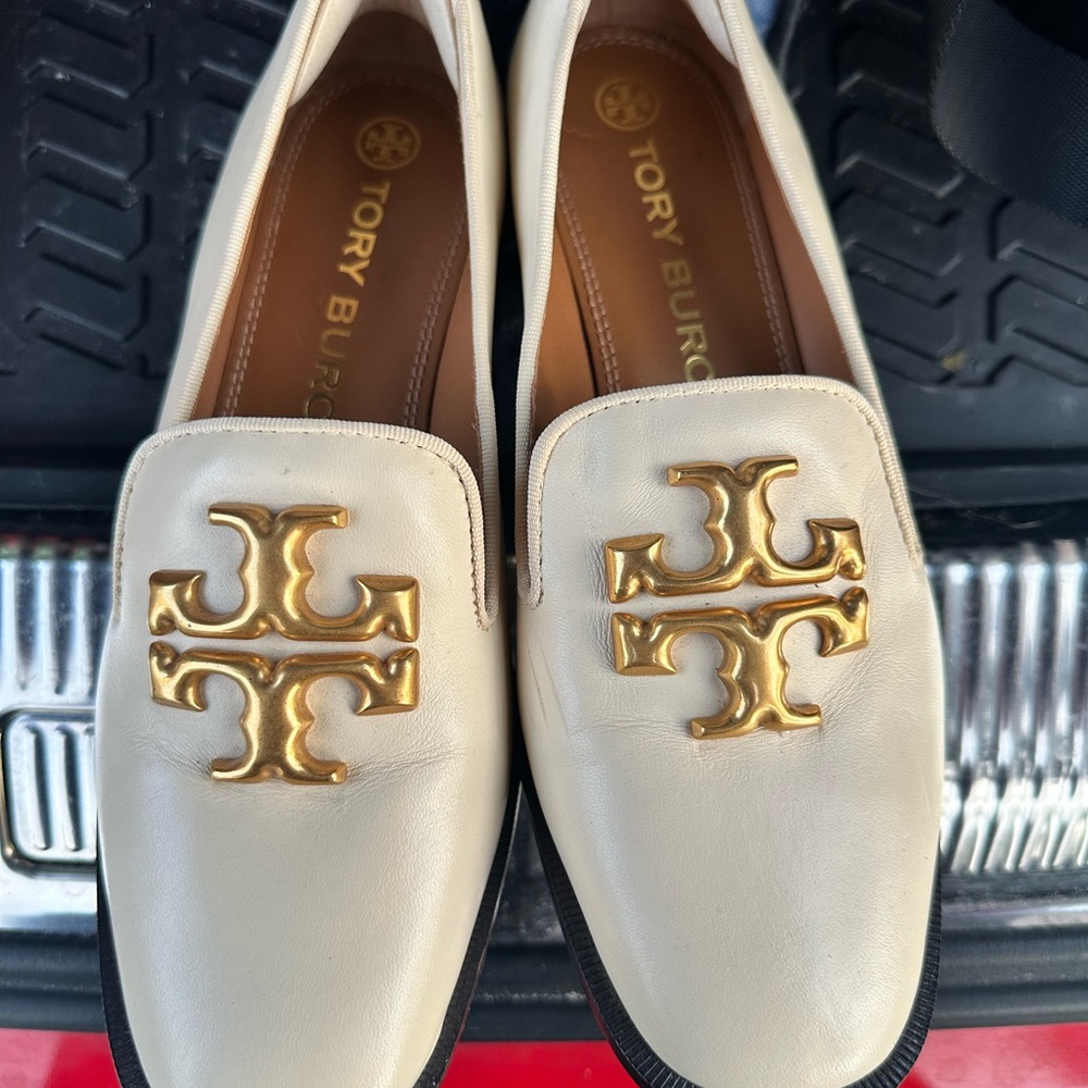 Tory Burch Cream Flats with Gold Emblem